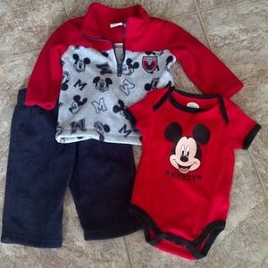 HP! Disney Mickey Set Fleece Pullover Pants Shirt